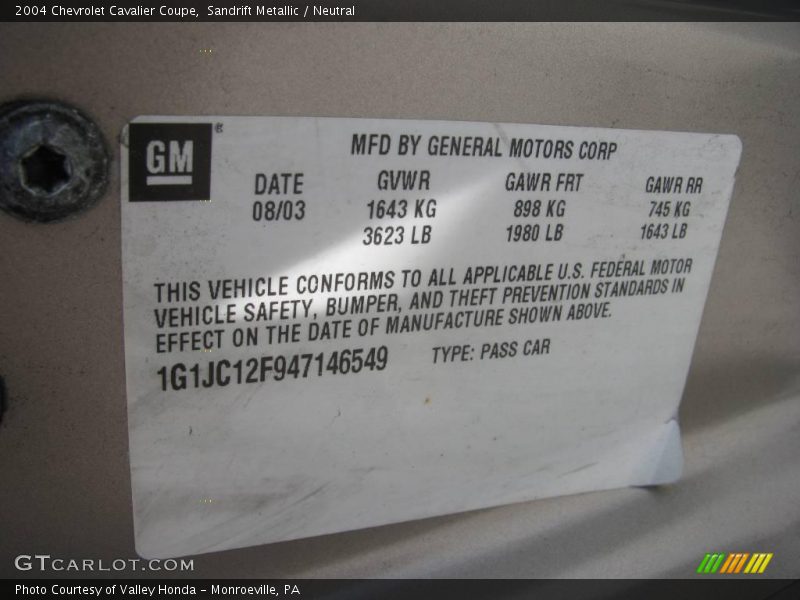 Sandrift Metallic / Neutral 2004 Chevrolet Cavalier Coupe