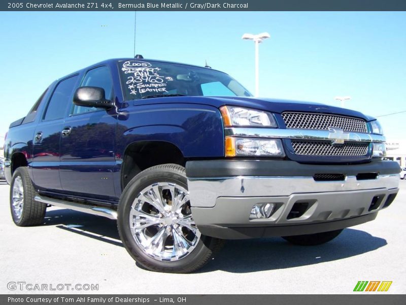 Bermuda Blue Metallic / Gray/Dark Charcoal 2005 Chevrolet Avalanche Z71 4x4