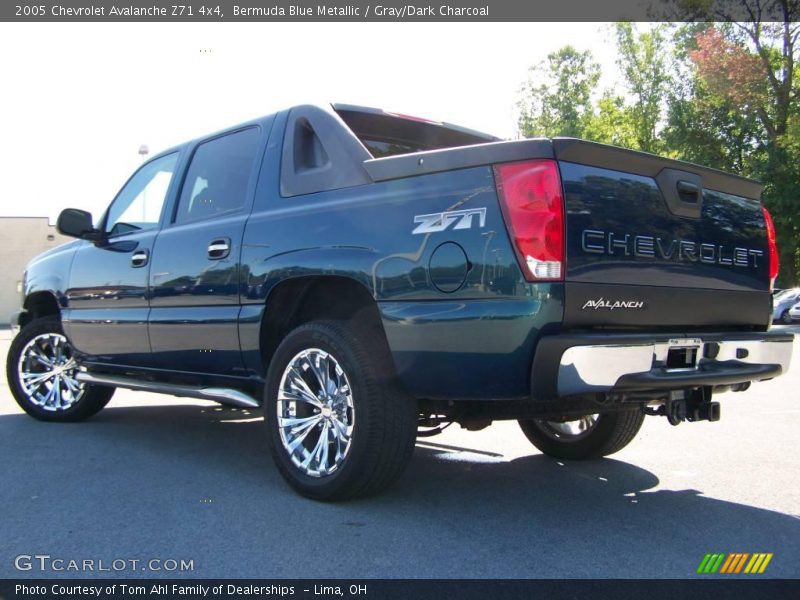 Bermuda Blue Metallic / Gray/Dark Charcoal 2005 Chevrolet Avalanche Z71 4x4