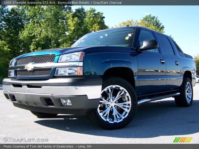 Bermuda Blue Metallic / Gray/Dark Charcoal 2005 Chevrolet Avalanche Z71 4x4