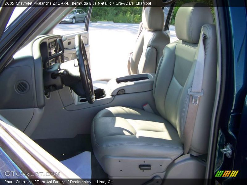 Bermuda Blue Metallic / Gray/Dark Charcoal 2005 Chevrolet Avalanche Z71 4x4
