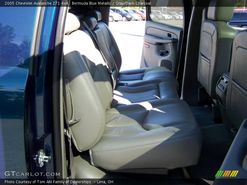 Bermuda Blue Metallic / Gray/Dark Charcoal 2005 Chevrolet Avalanche Z71 4x4
