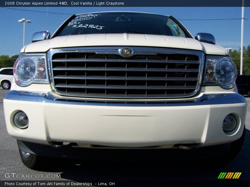 Cool Vanilla / Light Graystone 2008 Chrysler Aspen Limited 4WD