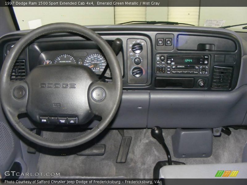 Emerald Green Metallic / Mist Gray 1997 Dodge Ram 1500 Sport Extended Cab 4x4