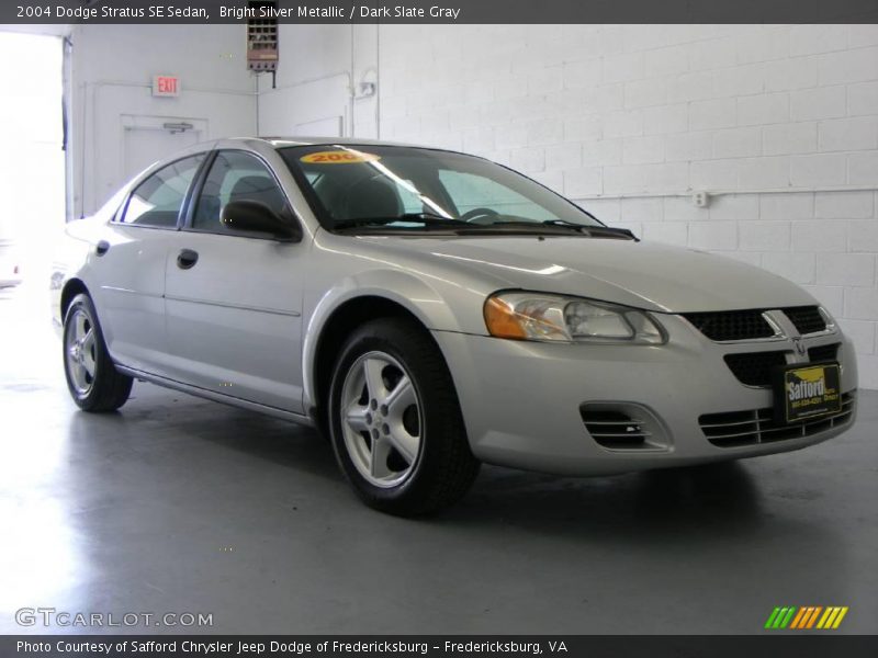 Bright Silver Metallic / Dark Slate Gray 2004 Dodge Stratus SE Sedan