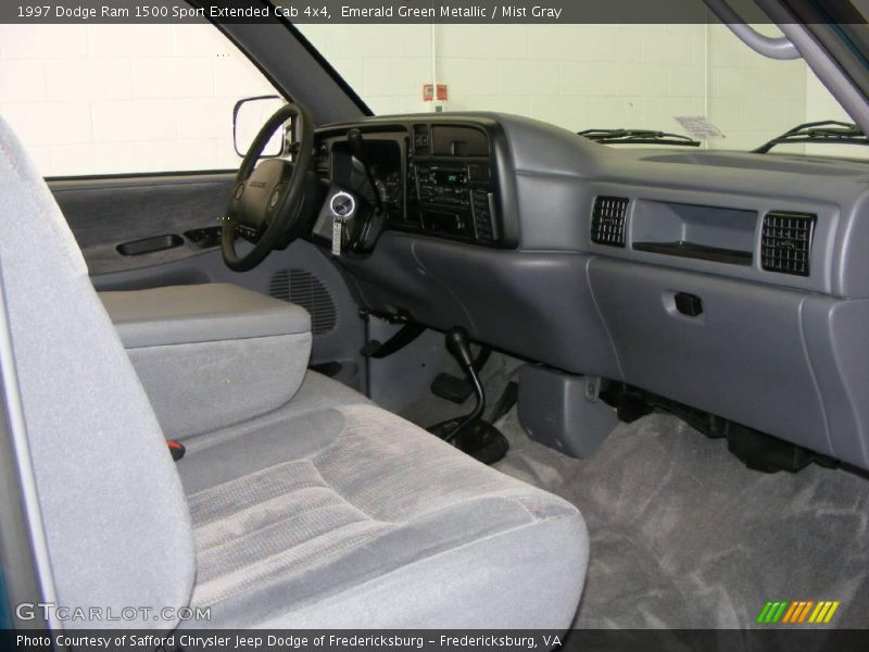Emerald Green Metallic / Mist Gray 1997 Dodge Ram 1500 Sport Extended Cab 4x4
