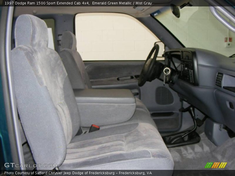 Emerald Green Metallic / Mist Gray 1997 Dodge Ram 1500 Sport Extended Cab 4x4