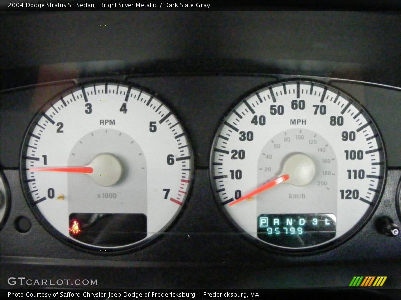 Bright Silver Metallic / Dark Slate Gray 2004 Dodge Stratus SE Sedan