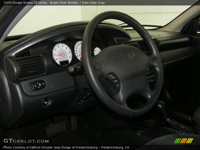 Bright Silver Metallic / Dark Slate Gray 2004 Dodge Stratus SE Sedan