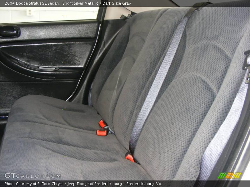 Bright Silver Metallic / Dark Slate Gray 2004 Dodge Stratus SE Sedan