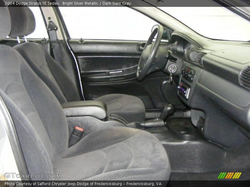 Bright Silver Metallic / Dark Slate Gray 2004 Dodge Stratus SE Sedan