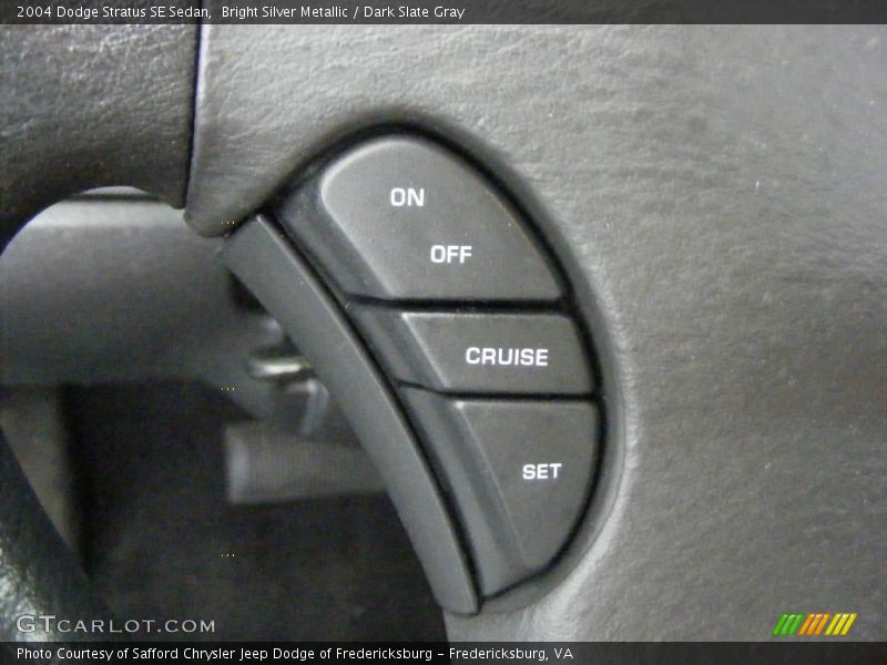 Bright Silver Metallic / Dark Slate Gray 2004 Dodge Stratus SE Sedan