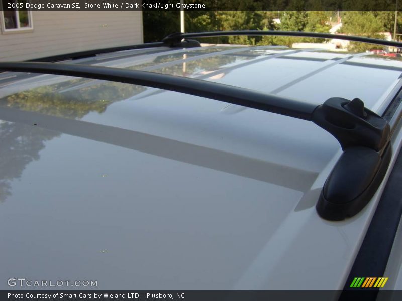 Stone White / Dark Khaki/Light Graystone 2005 Dodge Caravan SE