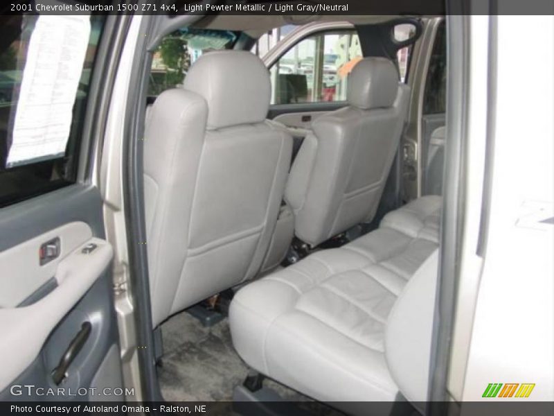 Light Pewter Metallic / Light Gray/Neutral 2001 Chevrolet Suburban 1500 Z71 4x4