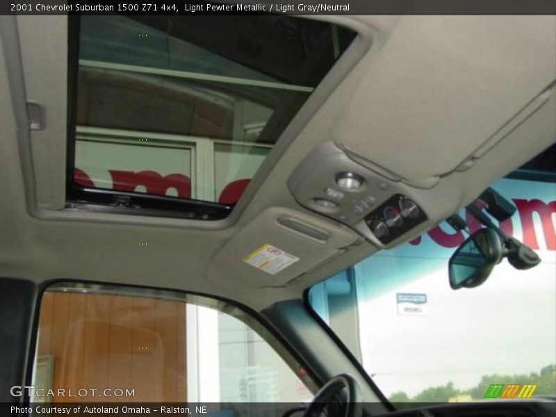 Light Pewter Metallic / Light Gray/Neutral 2001 Chevrolet Suburban 1500 Z71 4x4