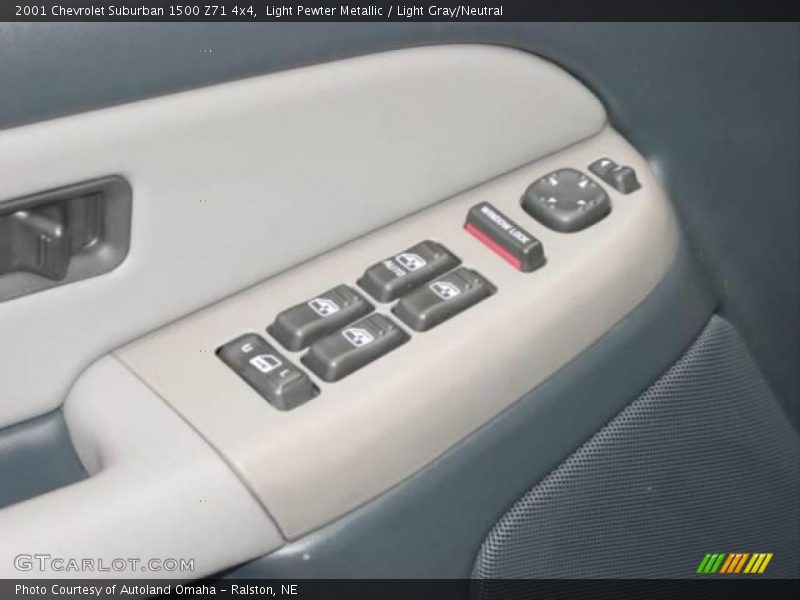 Light Pewter Metallic / Light Gray/Neutral 2001 Chevrolet Suburban 1500 Z71 4x4