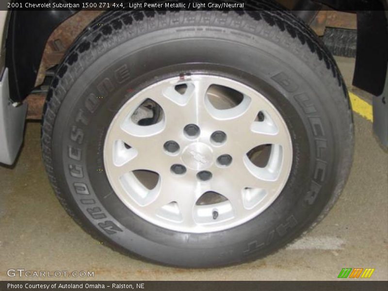 Light Pewter Metallic / Light Gray/Neutral 2001 Chevrolet Suburban 1500 Z71 4x4