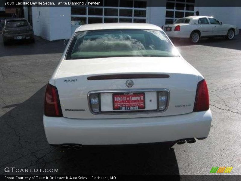 White Diamond / Pewter 2000 Cadillac DeVille Sedan