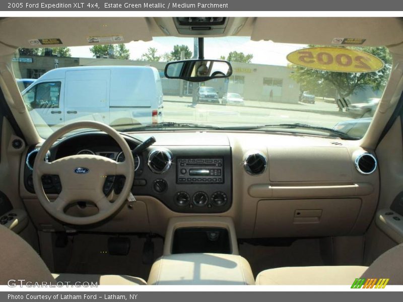 Estate Green Metallic / Medium Parchment 2005 Ford Expedition XLT 4x4