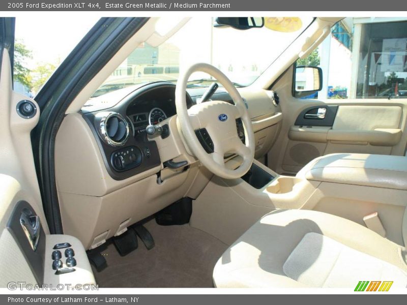 Estate Green Metallic / Medium Parchment 2005 Ford Expedition XLT 4x4