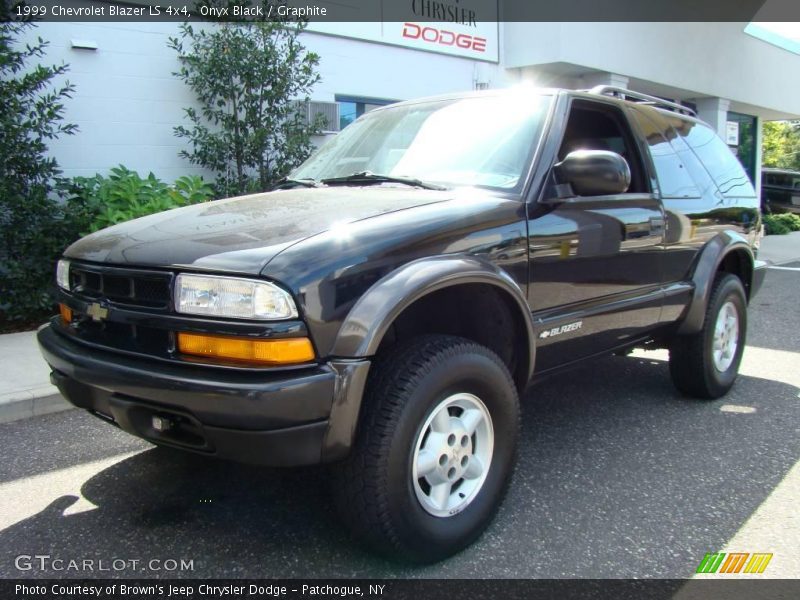 Onyx Black / Graphite 1999 Chevrolet Blazer LS 4x4