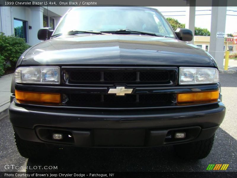 Onyx Black / Graphite 1999 Chevrolet Blazer LS 4x4