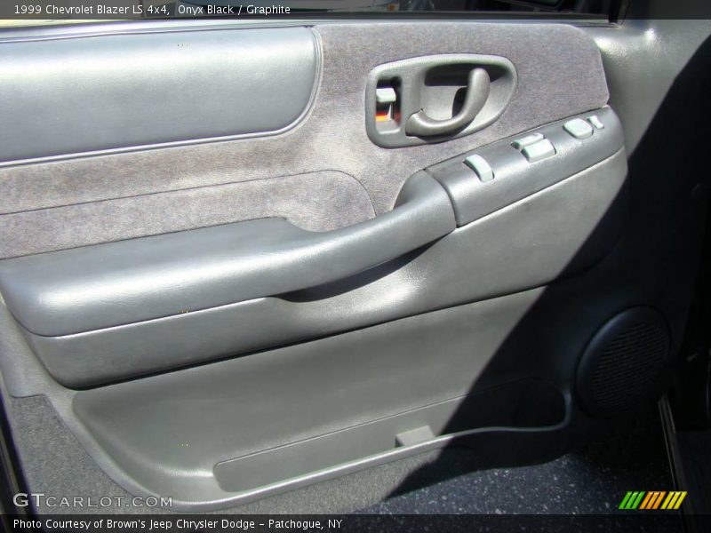 Onyx Black / Graphite 1999 Chevrolet Blazer LS 4x4