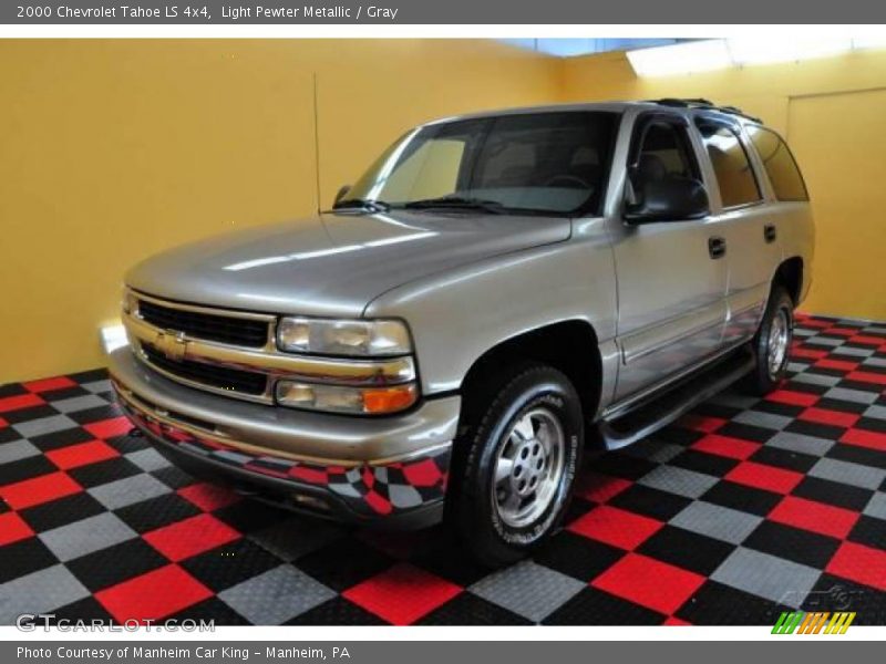 Light Pewter Metallic / Gray 2000 Chevrolet Tahoe LS 4x4