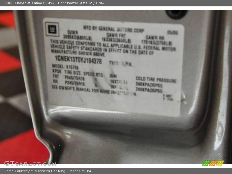 Light Pewter Metallic / Gray 2000 Chevrolet Tahoe LS 4x4