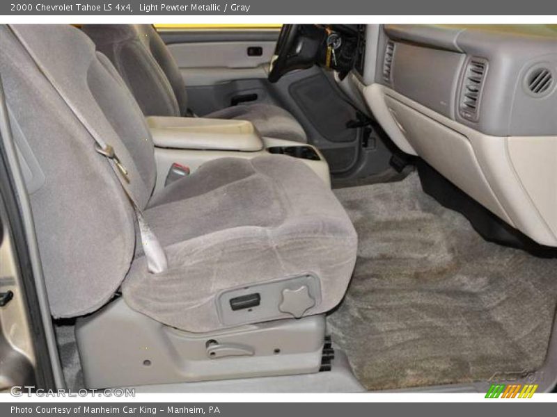 Light Pewter Metallic / Gray 2000 Chevrolet Tahoe LS 4x4