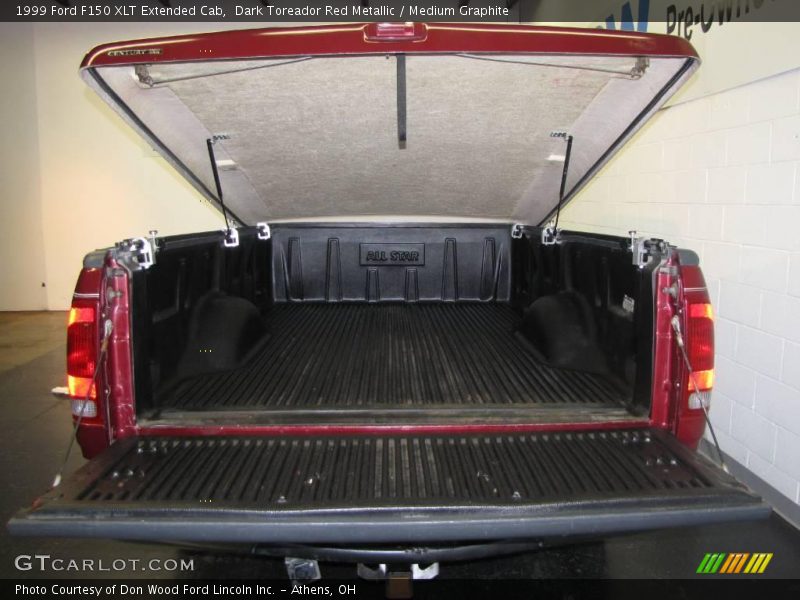 Dark Toreador Red Metallic / Medium Graphite 1999 Ford F150 XLT Extended Cab