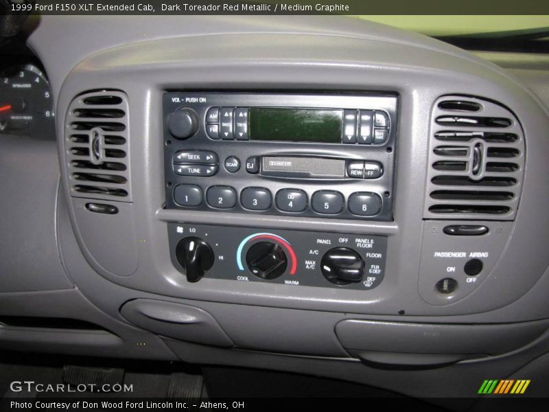 Dark Toreador Red Metallic / Medium Graphite 1999 Ford F150 XLT Extended Cab
