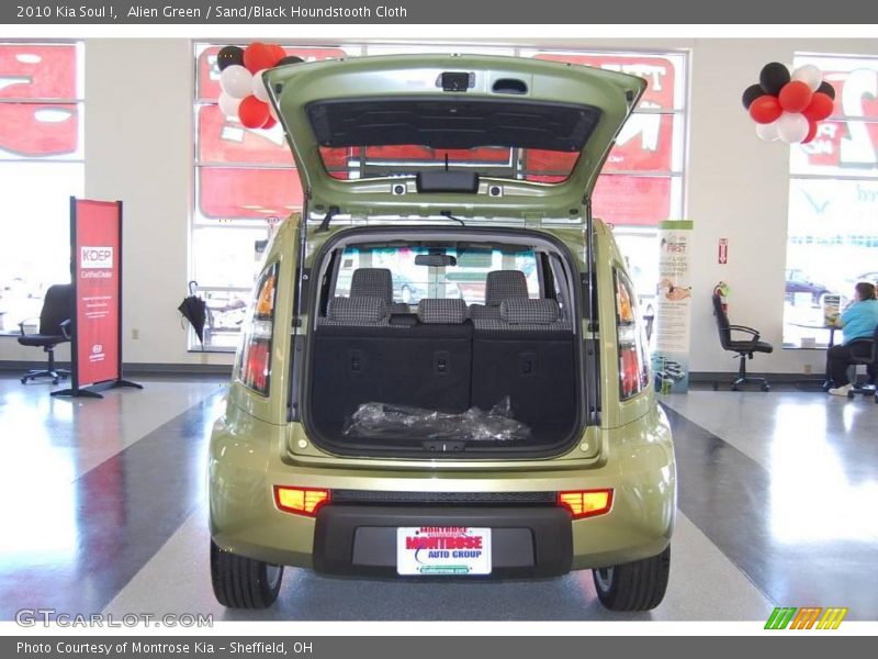 Alien Green / Sand/Black Houndstooth Cloth 2010 Kia Soul !