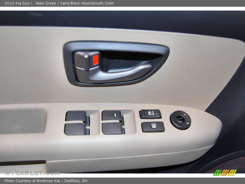 Alien Green / Sand/Black Houndstooth Cloth 2010 Kia Soul !