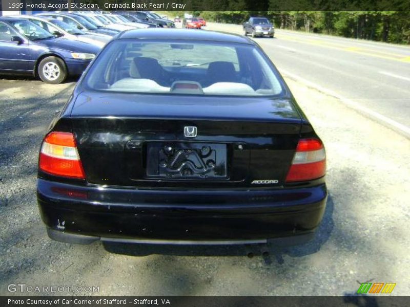 Granada Black Pearl / Gray 1995 Honda Accord EX Sedan