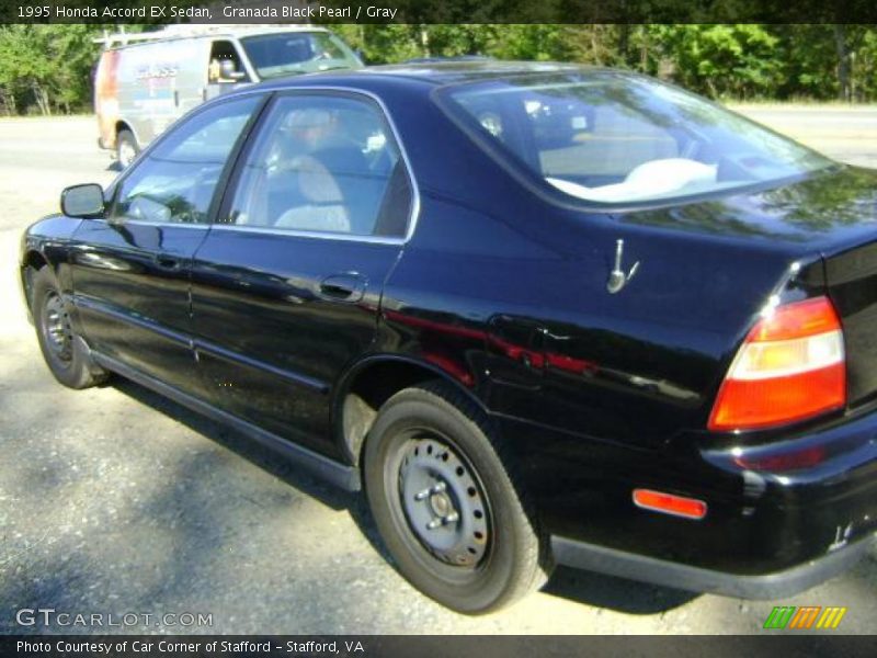 Granada Black Pearl / Gray 1995 Honda Accord EX Sedan