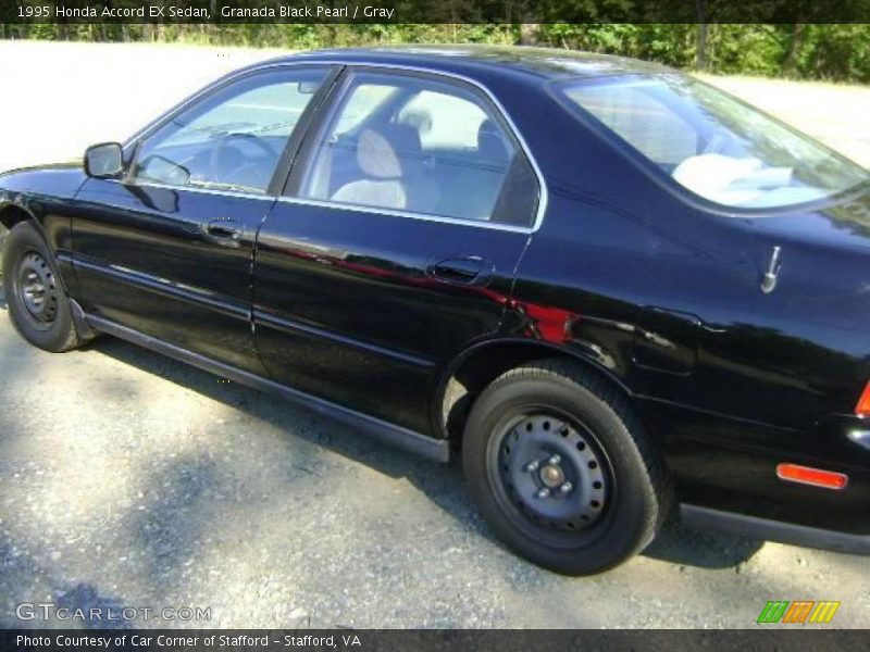 Granada Black Pearl / Gray 1995 Honda Accord EX Sedan