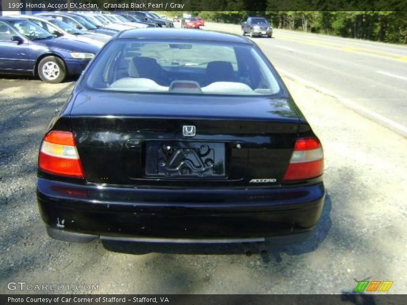 Granada Black Pearl / Gray 1995 Honda Accord EX Sedan
