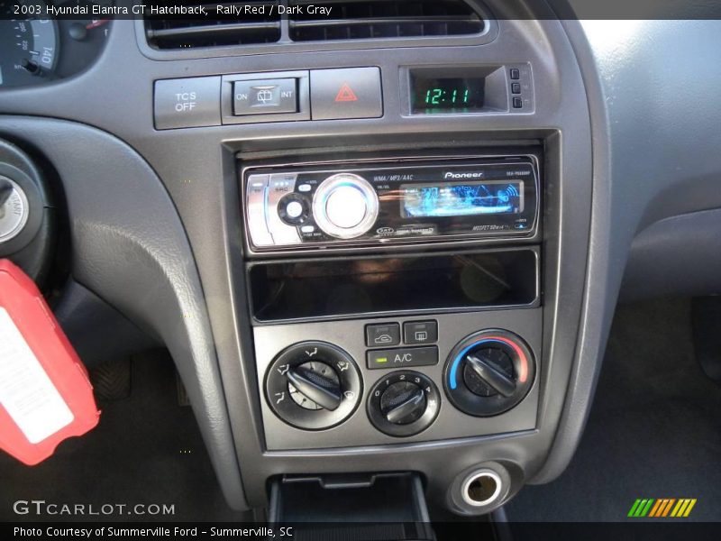 Rally Red / Dark Gray 2003 Hyundai Elantra GT Hatchback