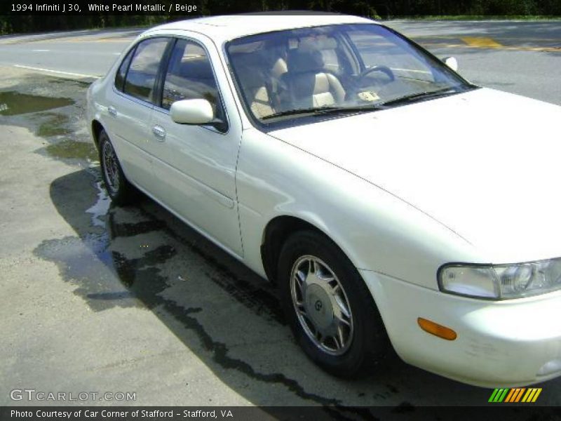 White Pearl Metallic / Beige 1994 Infiniti J 30