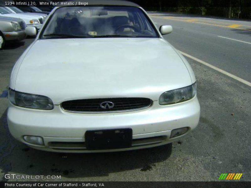 White Pearl Metallic / Beige 1994 Infiniti J 30