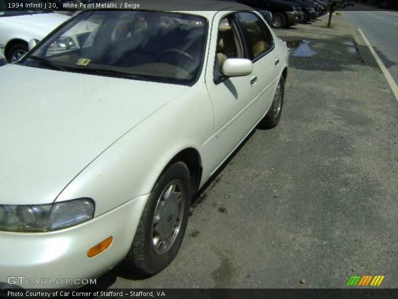 White Pearl Metallic / Beige 1994 Infiniti J 30