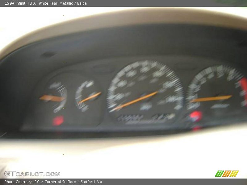 White Pearl Metallic / Beige 1994 Infiniti J 30