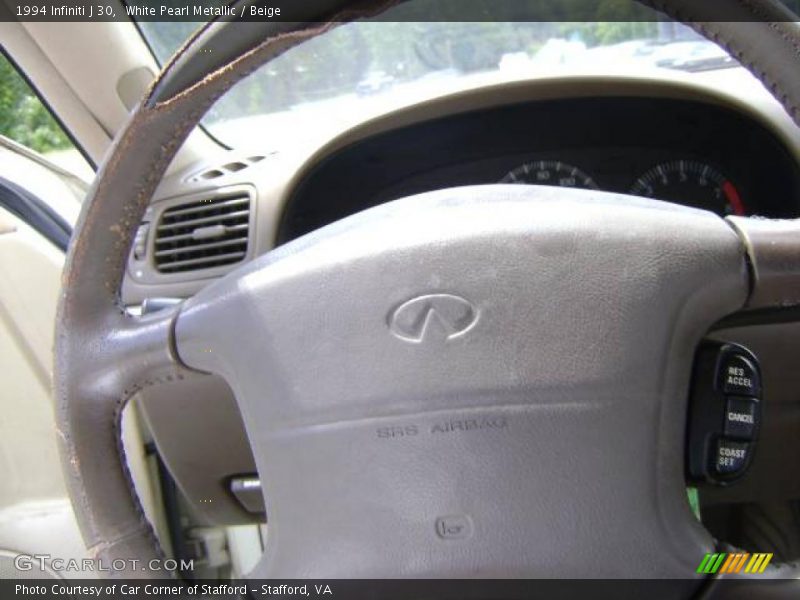 White Pearl Metallic / Beige 1994 Infiniti J 30