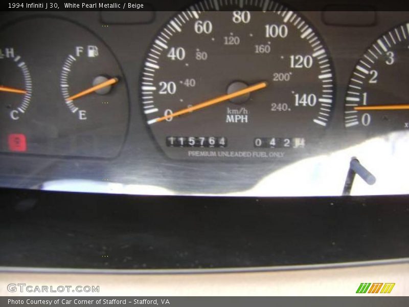 White Pearl Metallic / Beige 1994 Infiniti J 30