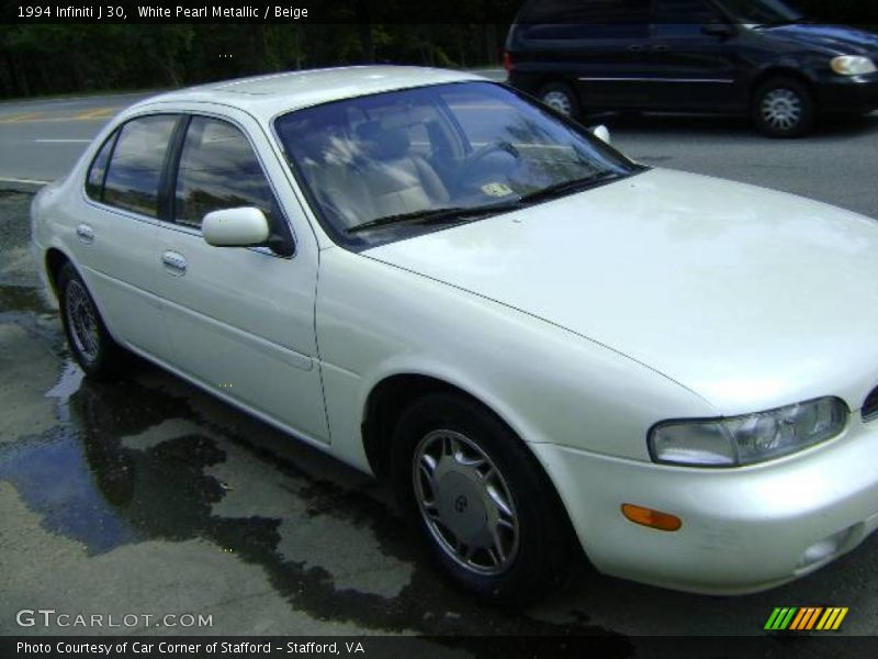 White Pearl Metallic / Beige 1994 Infiniti J 30