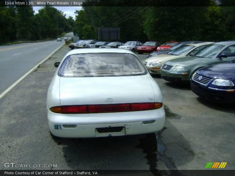 White Pearl Metallic / Beige 1994 Infiniti J 30