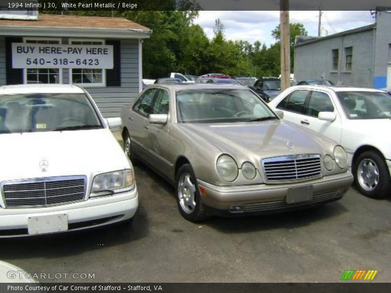 White Pearl Metallic / Beige 1994 Infiniti J 30