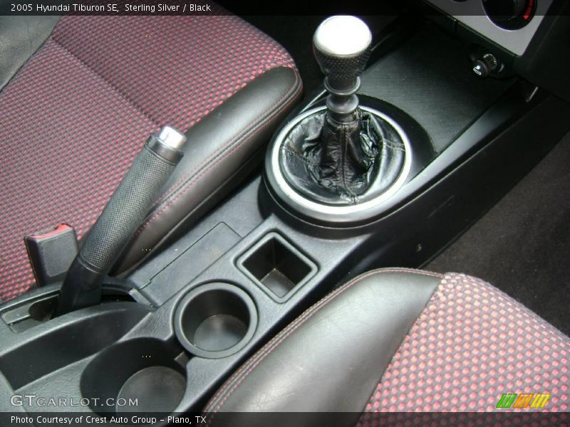 Sterling Silver / Black 2005 Hyundai Tiburon SE