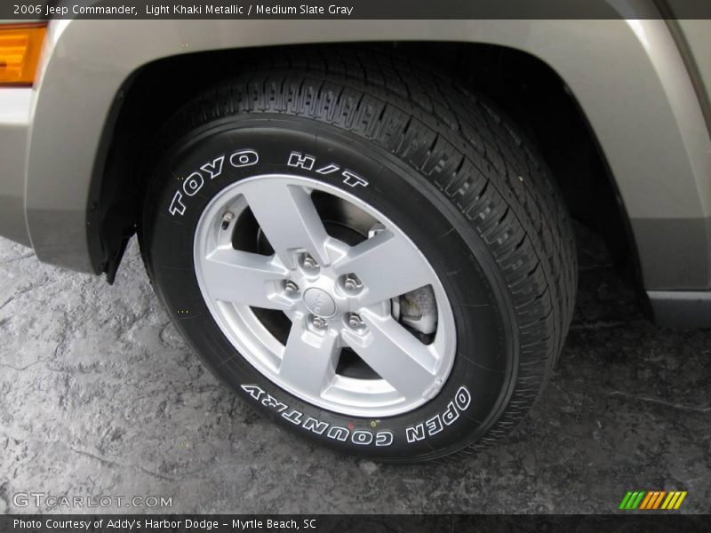 Light Khaki Metallic / Medium Slate Gray 2006 Jeep Commander